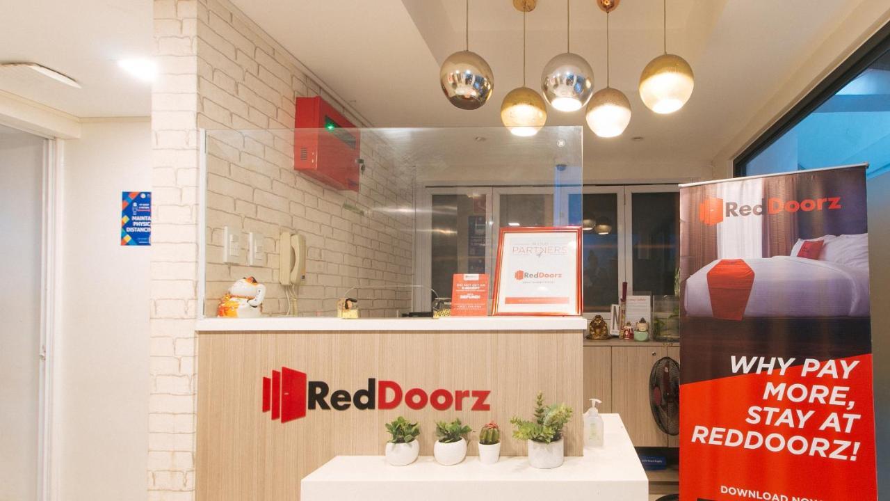 Reddoorz Plus At La Belle Residences Makati City Manila Exterior photo